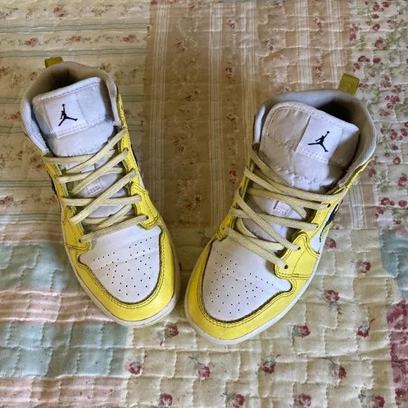 Air Jordan 1 Mid SE Dynamic Yellow Floral AV5173-700 Size 13.5 C - Picture 4 of 13